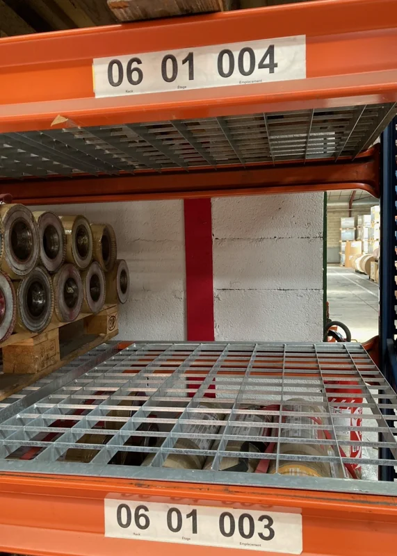 Le caillebotis pour rayonnage, idéal pour le stockage de charge lourde